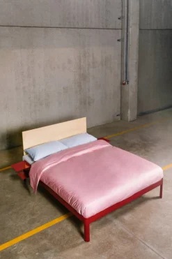 ReFramed Sängram med lameller, djupröd