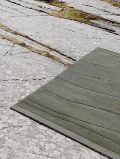 Roots Living Rock matta, lergrå