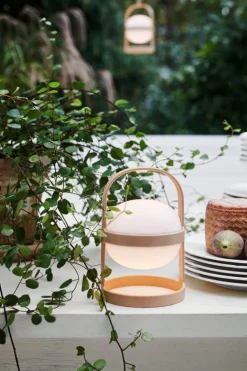 Rosendahl Soft Spot Solar Circular bärbar bordslampa, 18,5 cm, vete