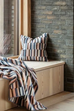 Røros Tweed Ida kudde, 50 x 50 cm, rosa - blå