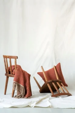 Røros Tweed Isak kudde, 60 x 60 cm, röd sumac