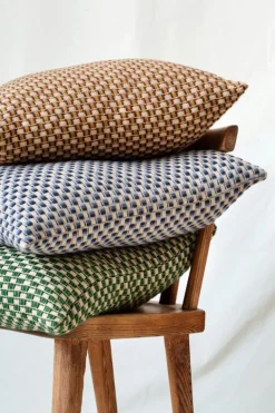 Røros Tweed Isak kudde, 60 x 60 cm, fjärran blå