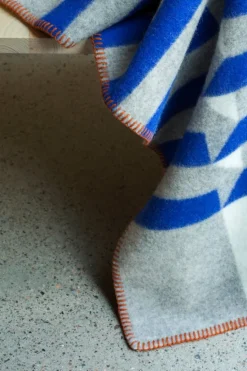 Røros Tweed Kvam pläd, 100 x 135 cm, blå