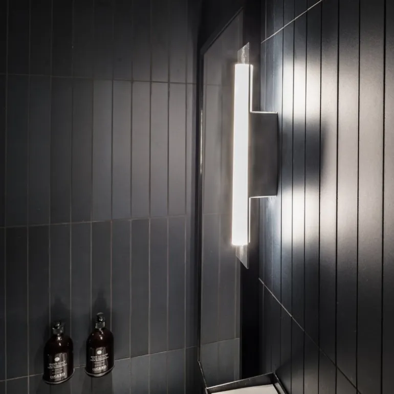 Örsjö Moon vägglampa, liten, borstad mässing