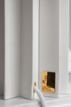 Örsjö Plissé White Edition bordslampa