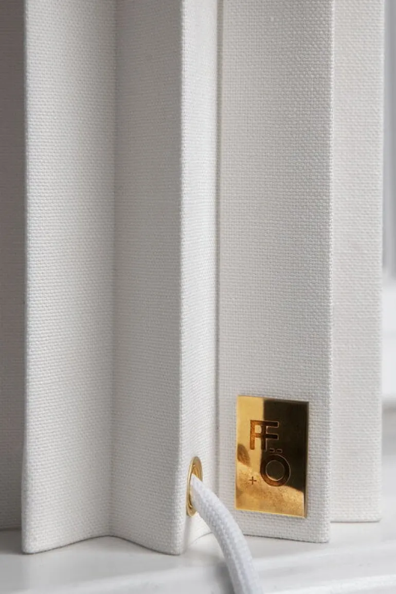 Örsjö Plissé White Edition bordslampa