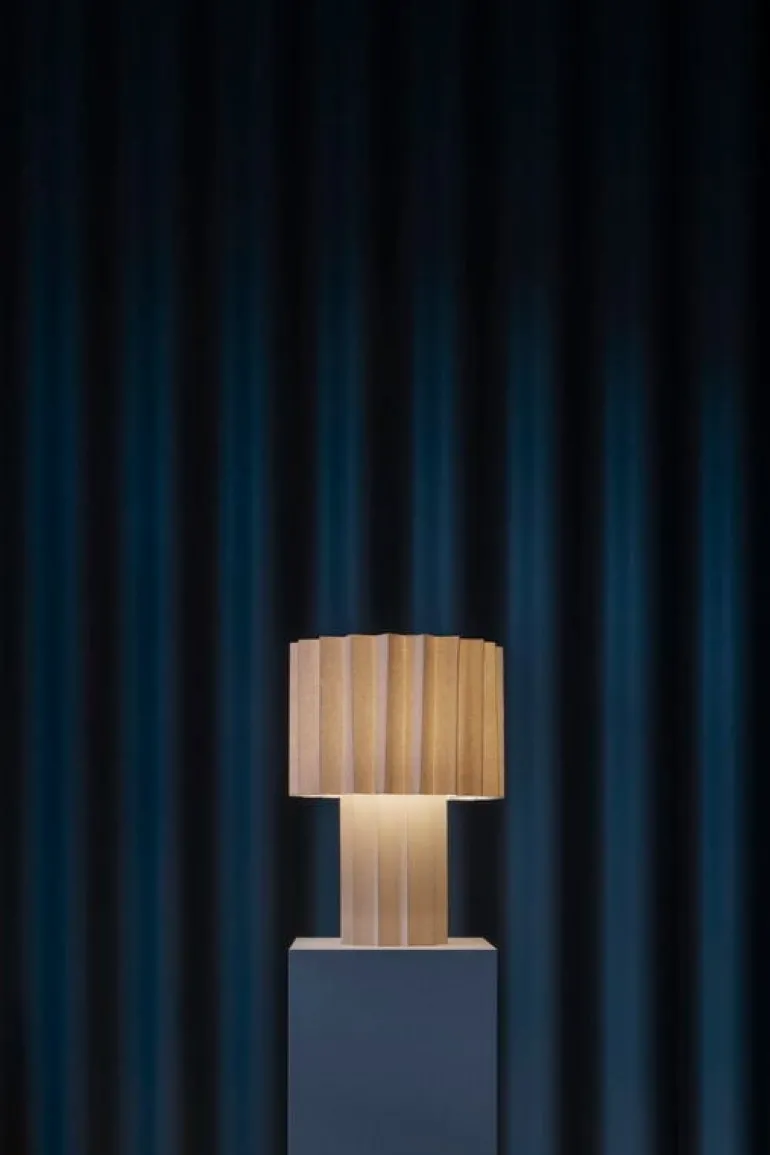 Örsjö Plissé White Edition bordslampa