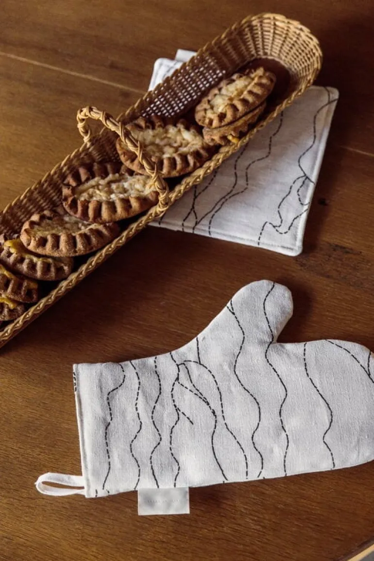 Saana ja Olli Grytlapp Rakkauden meri, vit - svart