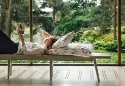 Saana ja Olli Onnenmaa kuddfodral 60 x 80 cm, vit - svart