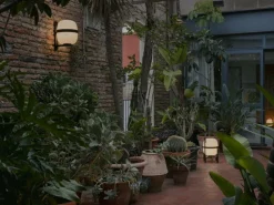 Santa & Cole Cesta Exterior bordslampa, svart