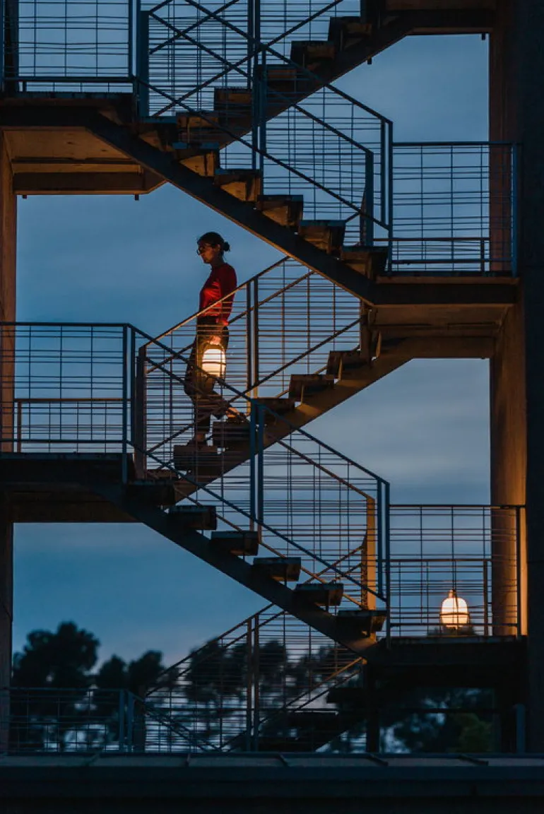 Santa & Cole Cestita Alubat bordslampa, svart