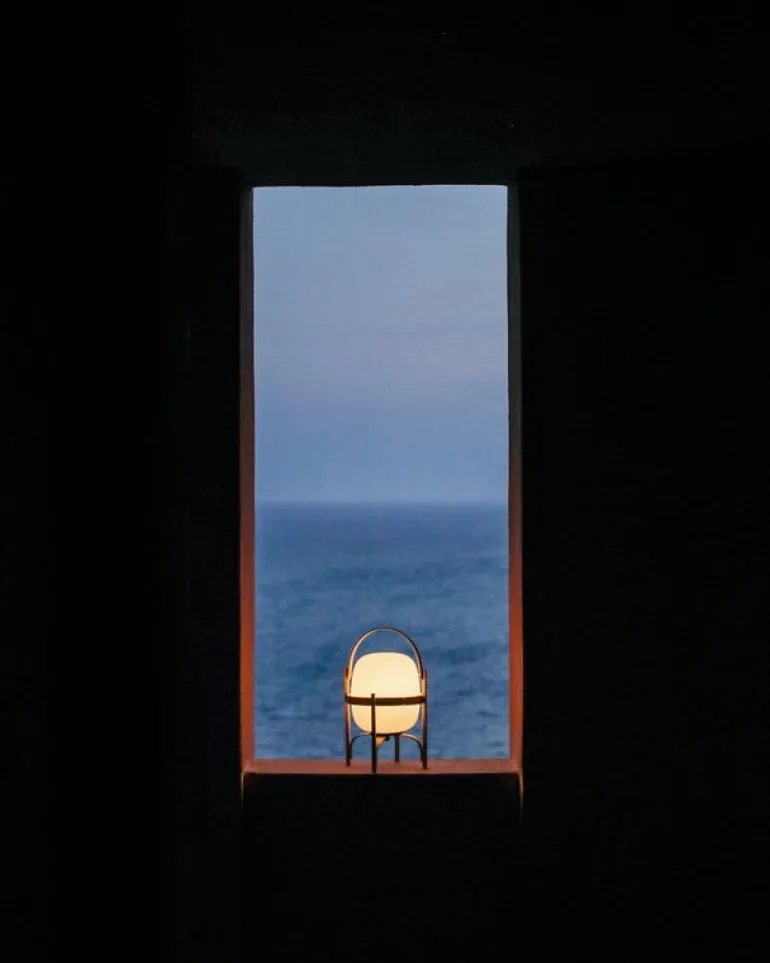 Santa & Cole Cestita Batería bordslampa