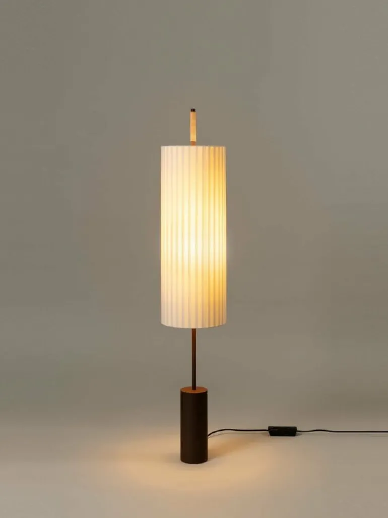 Santa & Cole Dórica golvlampa, naturvit - brons