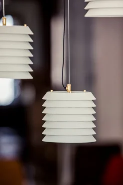 Santa & Cole Maija 15 pendellampa, vit