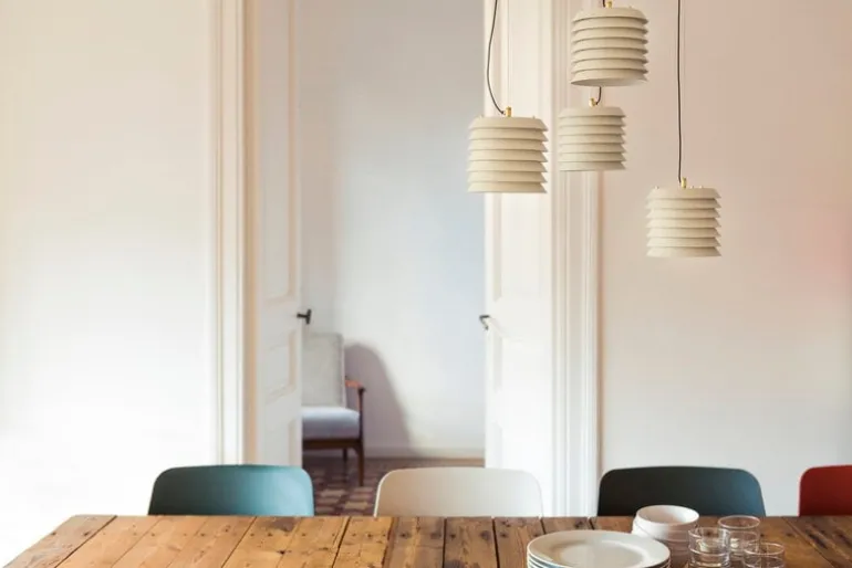 Santa & Cole Maija 15 pendellampa, vit