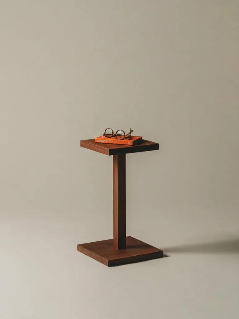 Santa & Cole Peana Molina sidobord, valnöt