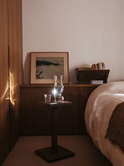 Santa & Cole Peana Molina sidobord, valnöt