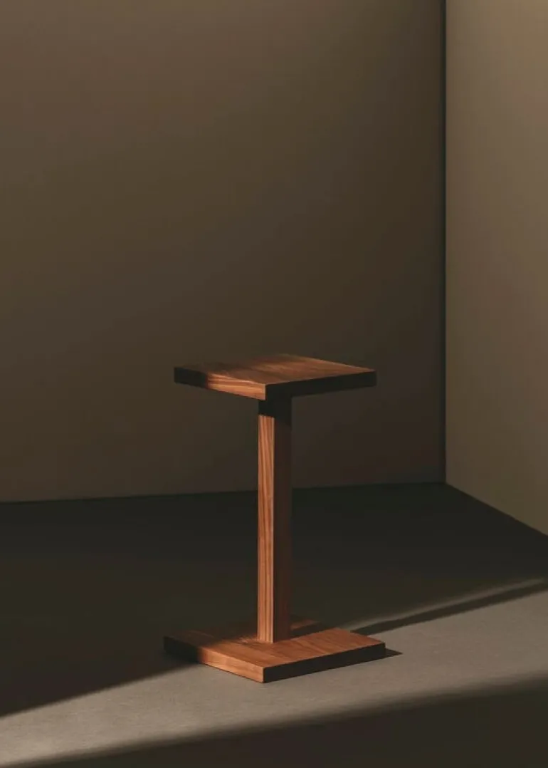 Santa & Cole Peana Molina sidobord, valnöt