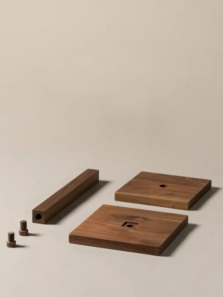 Santa & Cole Peana Molina sidobord, valnöt