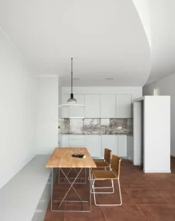 Santa & Cole Ramón stol, natur - vit