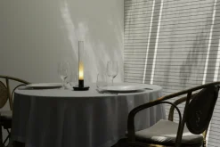 Santa & Cole Sylvestrina bärbar bordslampa, klar - svart