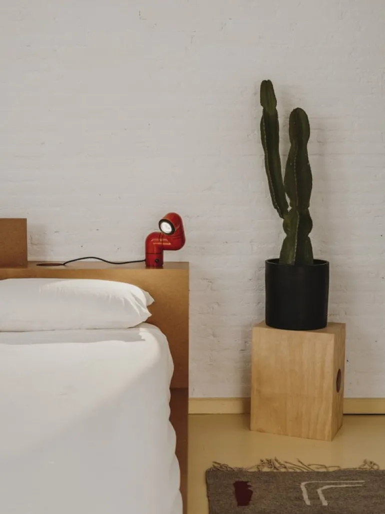 Santa & Cole Tatu bordslampa, röd