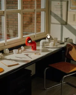 Santa & Cole Tatu bordslampa, röd