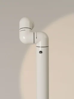 Santa & Cole Tatu Pie golvlampa, vit