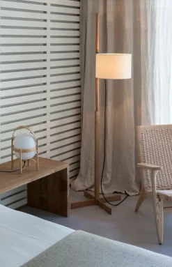 Santa & Cole TMM golvlampa, ek - vit