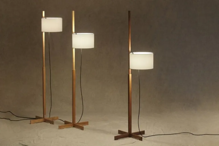 Santa & Cole TMM golvlampa, ek - vit