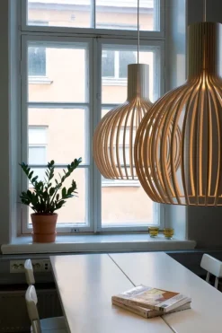 Secto Design Octo Small 4241 pendellampa, björk