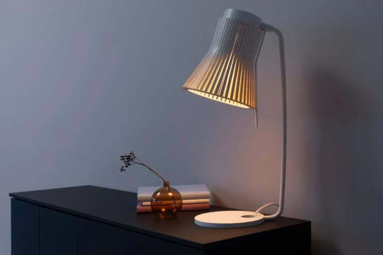 Secto Design Petite 4620 bordslampa, vit