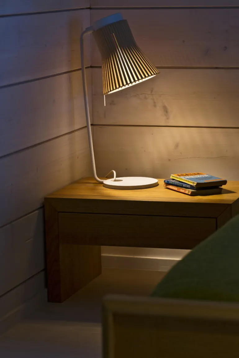 Secto Design Petite 4620 bordslampa, valnöt