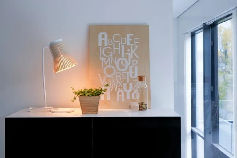 Secto Design Petite 4620 bordslampa, björk