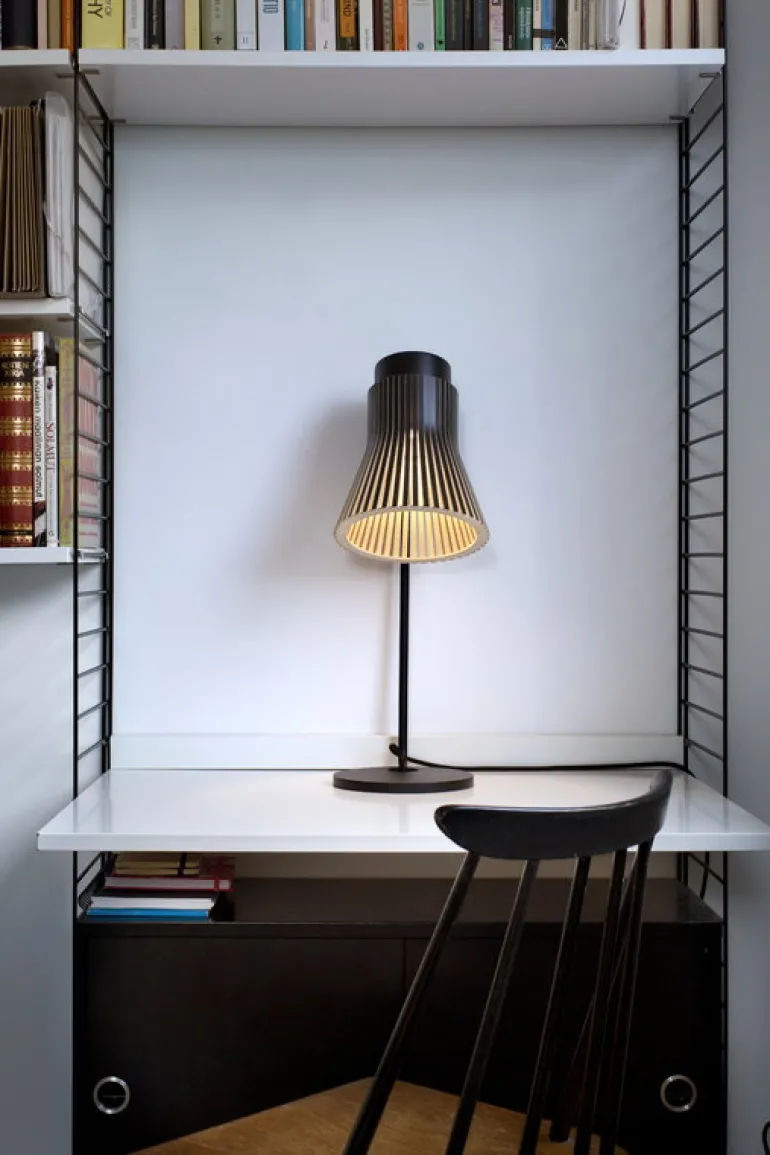 Secto Design Petite 4620 bordslampa, svart