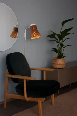 Secto Design Petite 4630 vägglampa, valnöt