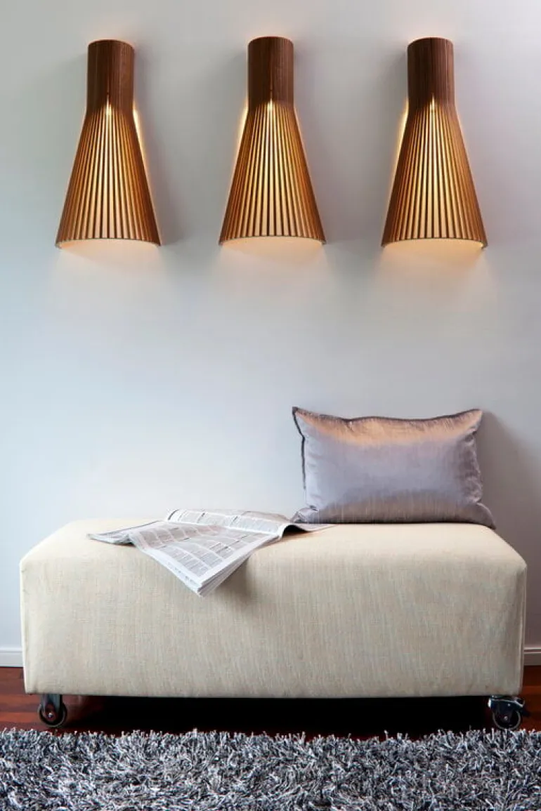 Secto Design Secto 4230 vägglampa 60 cm, valnöt