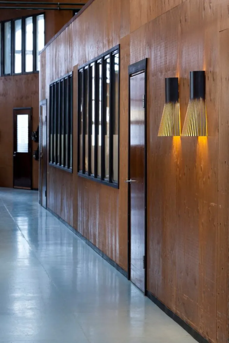 Secto Design Secto 4231 vägglampa 45 cm, svart