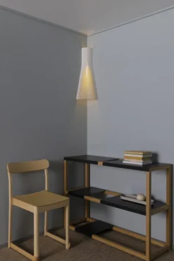 Secto Design Secto 4236 vägglampa för hörn, 60 cm, vit