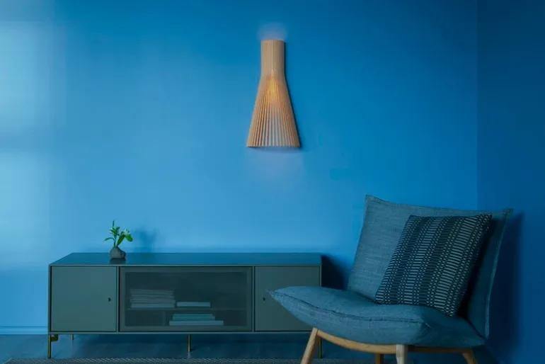 Secto Design Secto 4230 vägglampa 60 cm, väggfäste, björk