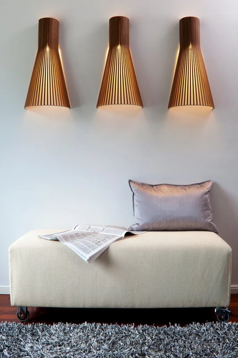 Secto Design Secto 4231 vägglampa 45 cm, valnöt