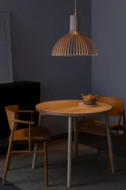 Secto Design Victo 4250 pendellampa, björk