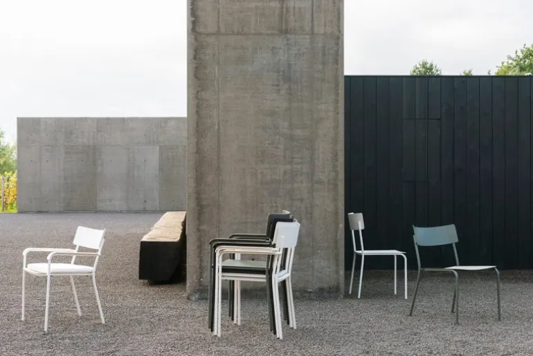 Serax August smal karmstol, svart