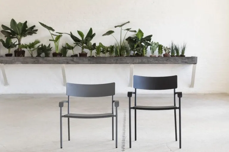 Serax August smal karmstol, svart