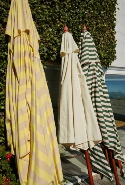 Skagerak Messina parasoll 300 x 300 cm, ljus aprikos - mörkgrön