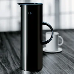 Stelton EM77 termoskanna 1 l, svart