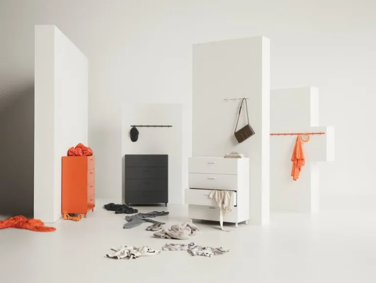 String Furniture Relief byrå med ben, bred, vit