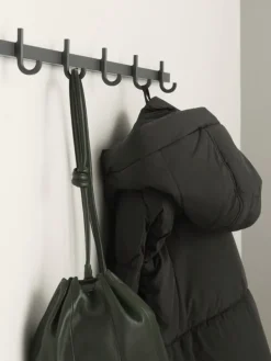 String Furniture Relief klädstång med krokar, medium, 82 cm, grå