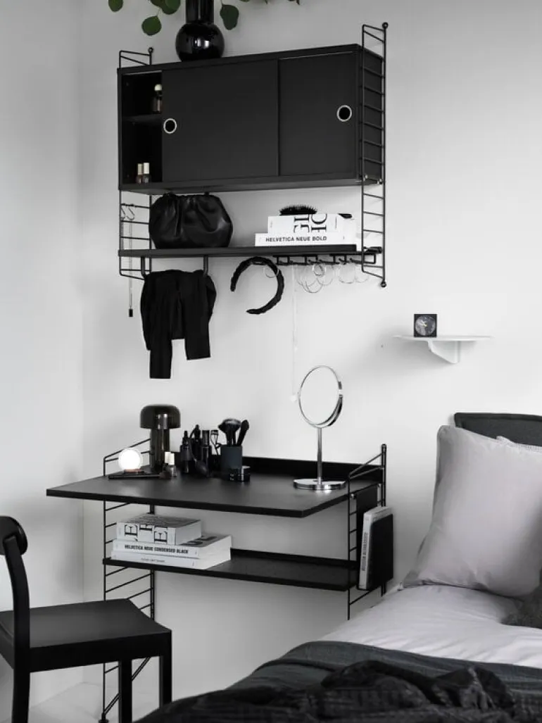 String Furniture String skrivbord, svartbetsad ask