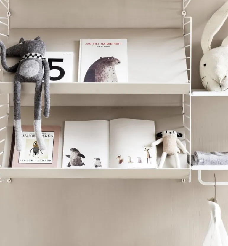 String Furniture String tidningshylla, 58 x 30 cm, beige